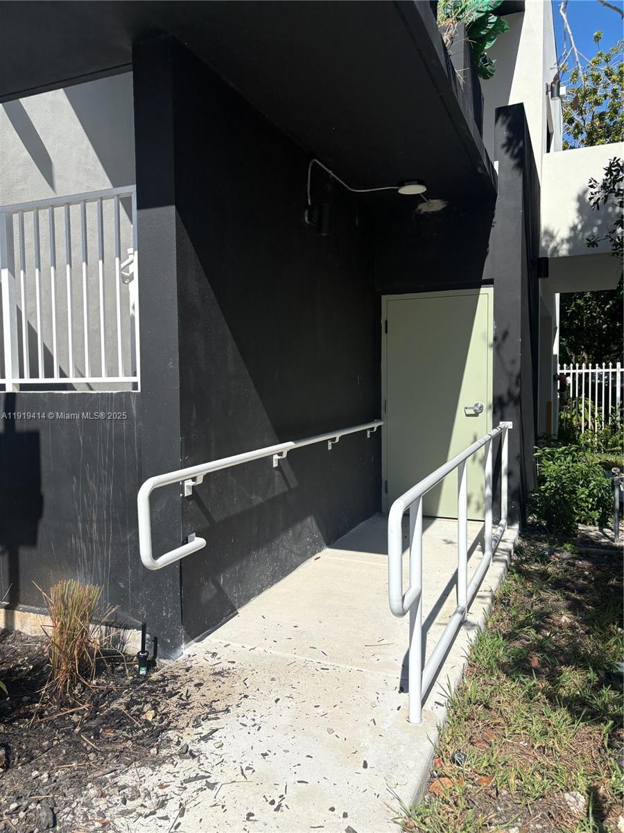 54 ST BUS CENTER SUB - Residential Lease