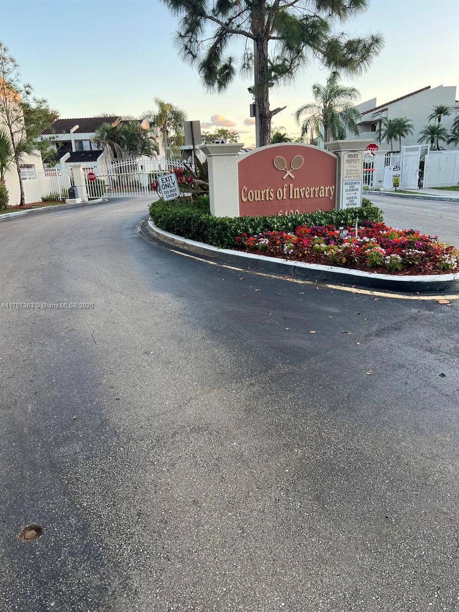 6695 Racquet Club Dr 196