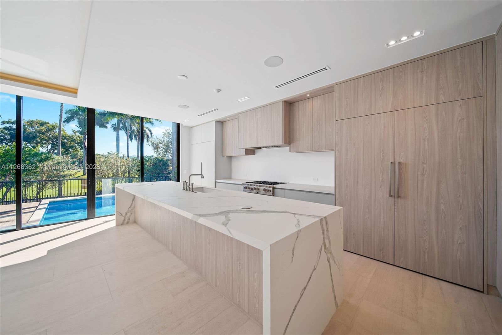 LA GORCE GOLF SUB - Residential