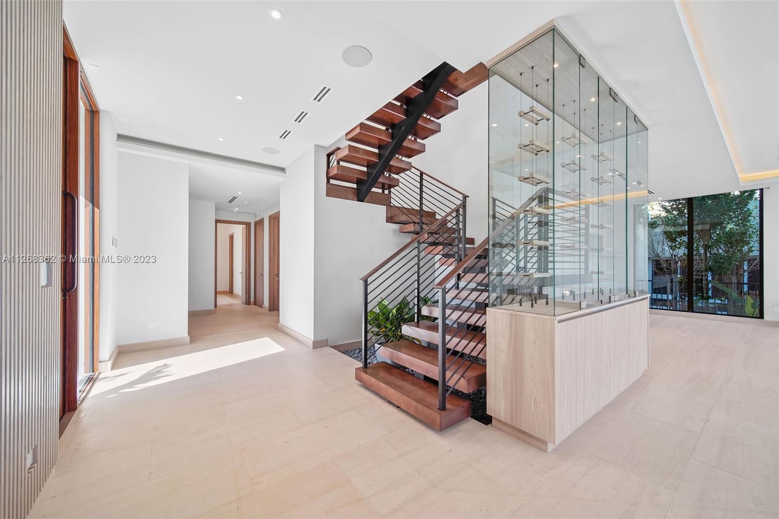 LA GORCE GOLF SUB - Residential