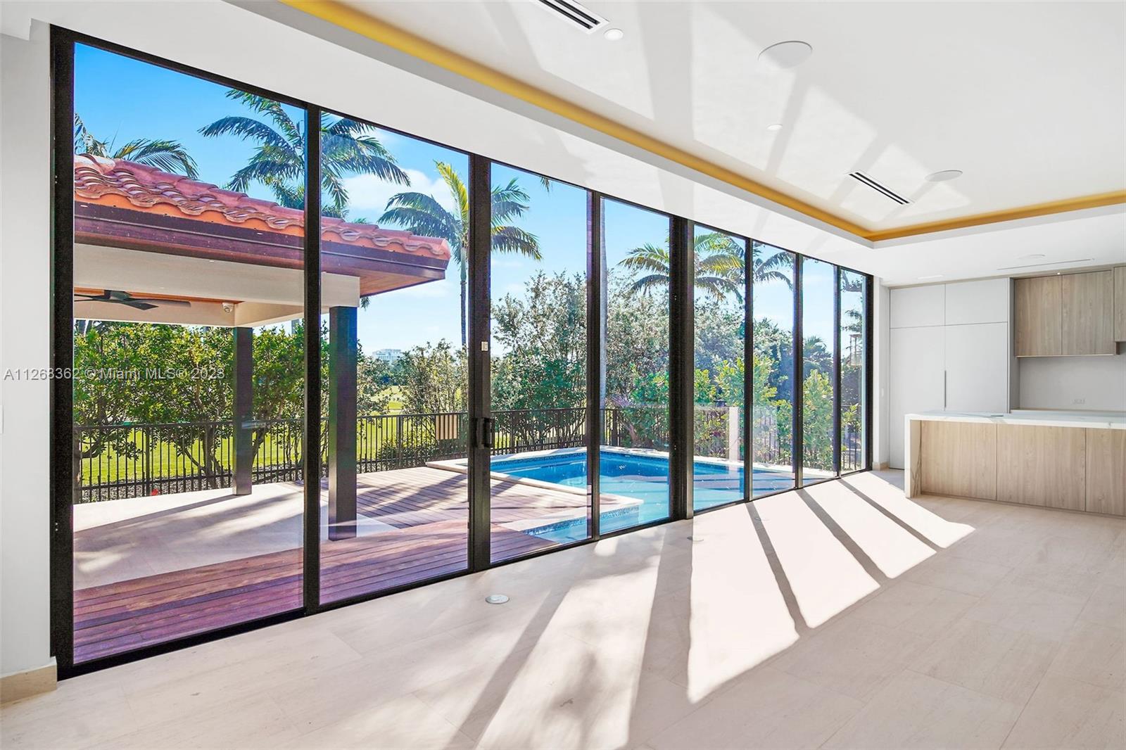 LA GORCE GOLF SUB - Residential