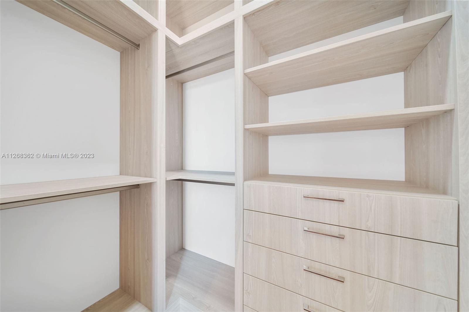 LA GORCE GOLF SUB - Residential