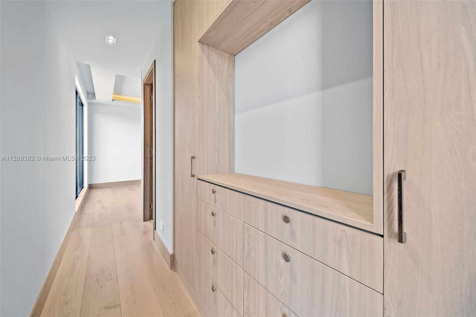 LA GORCE GOLF SUB - Residential