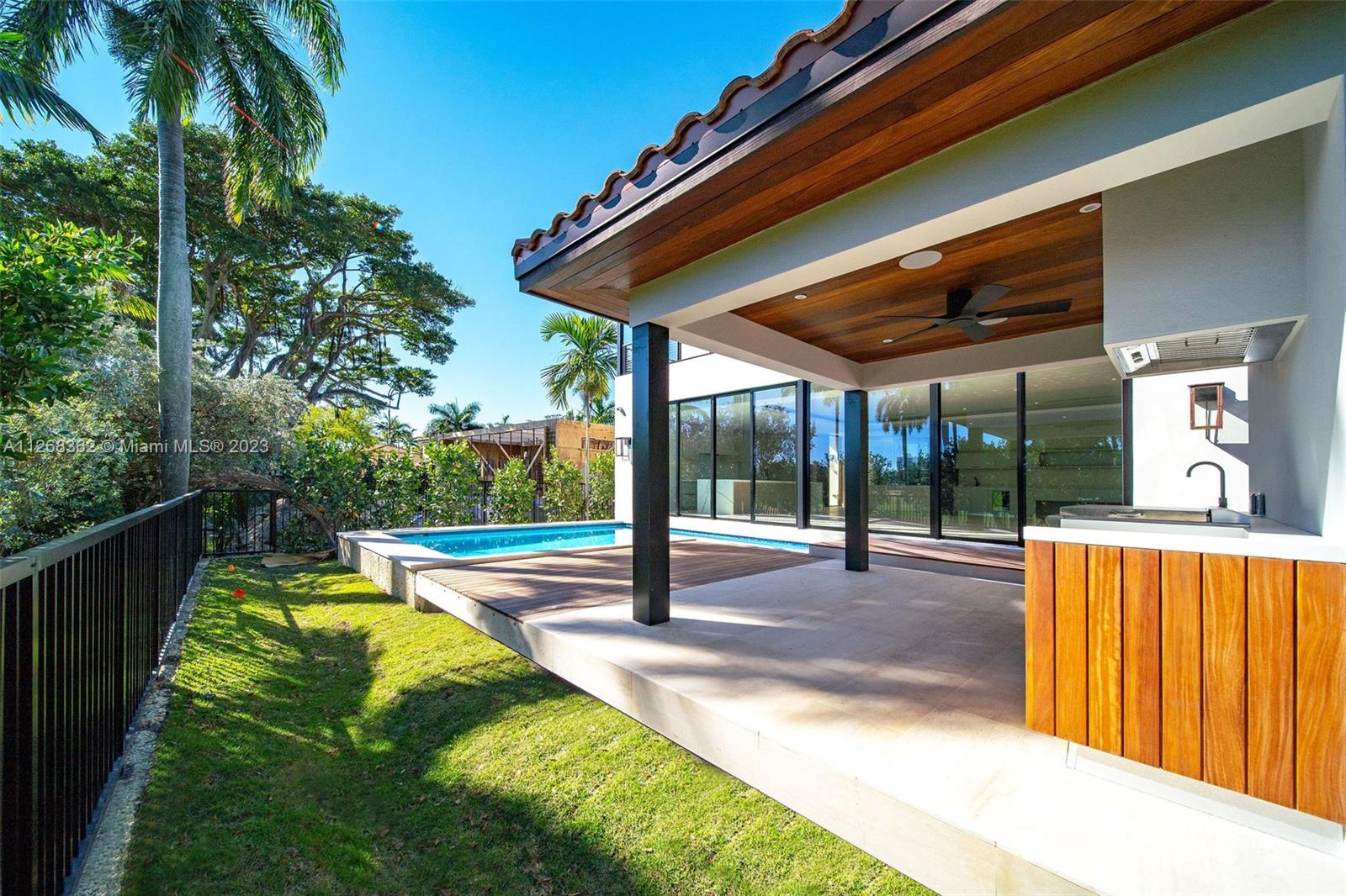 LA GORCE GOLF SUB - Residential