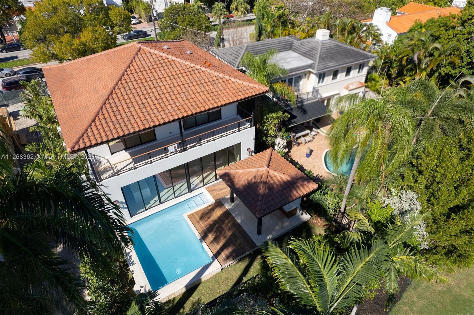 LA GORCE GOLF SUB - Residential