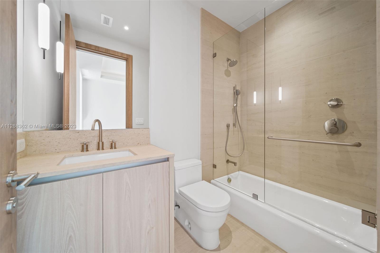 LA GORCE GOLF SUB - Residential