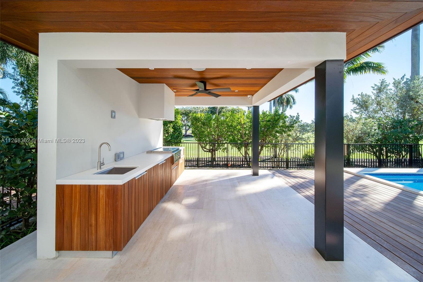 LA GORCE GOLF SUB - Residential