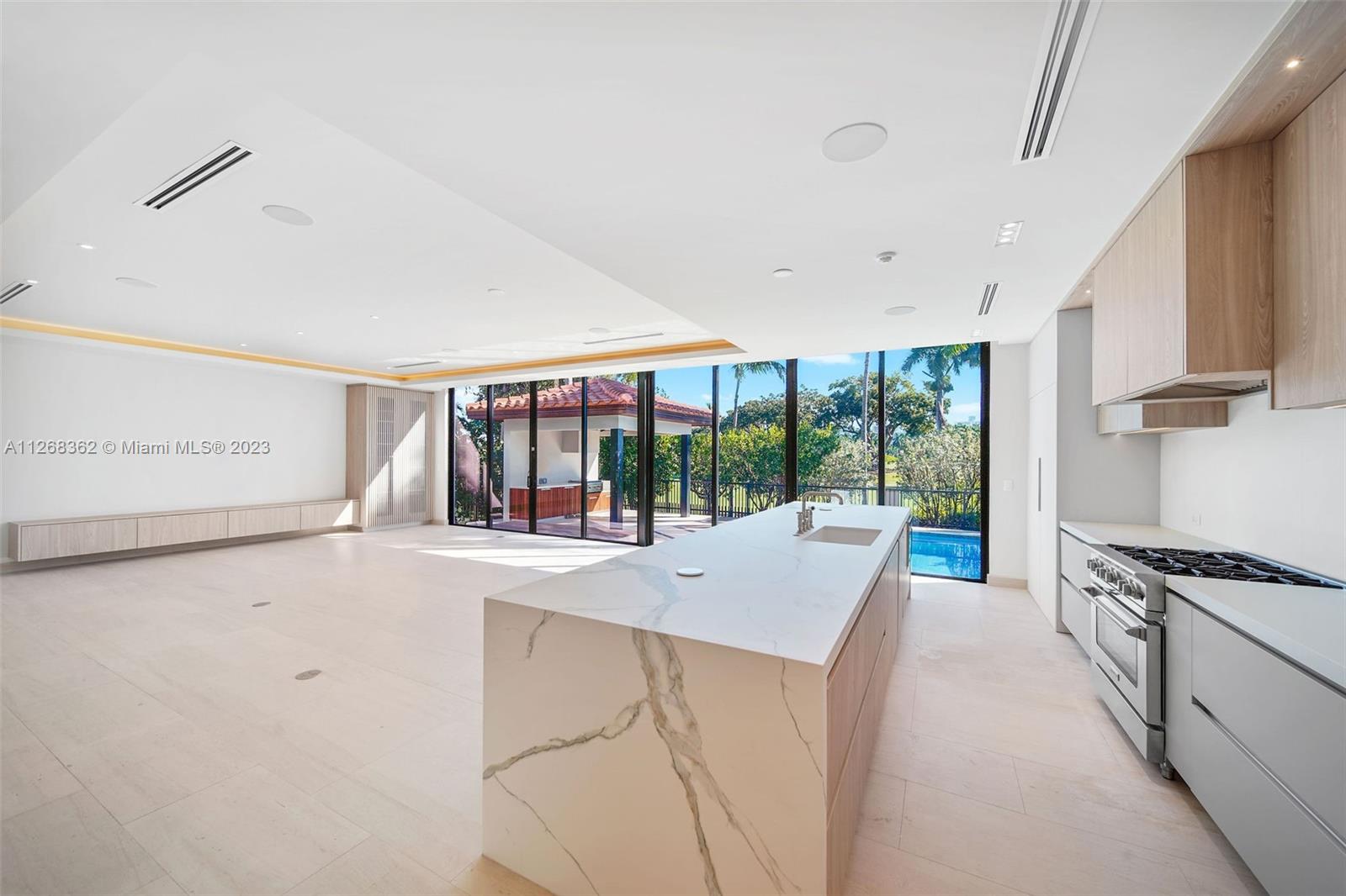 LA GORCE GOLF SUB - Residential