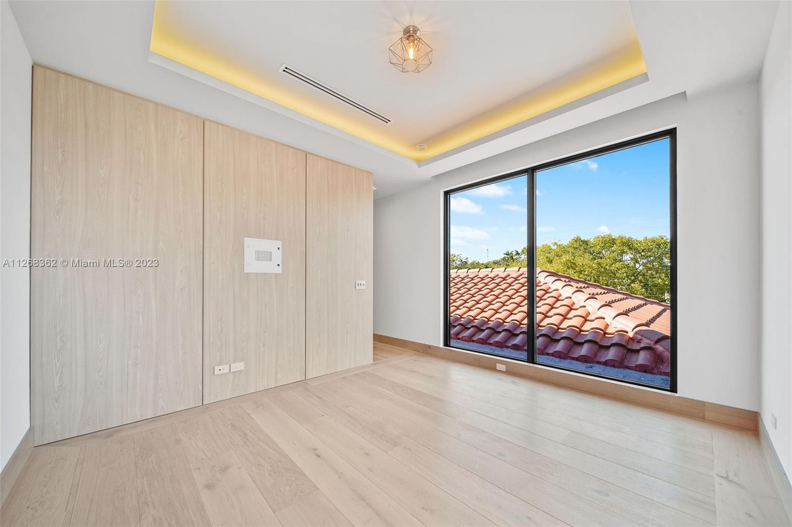 LA GORCE GOLF SUB - Residential