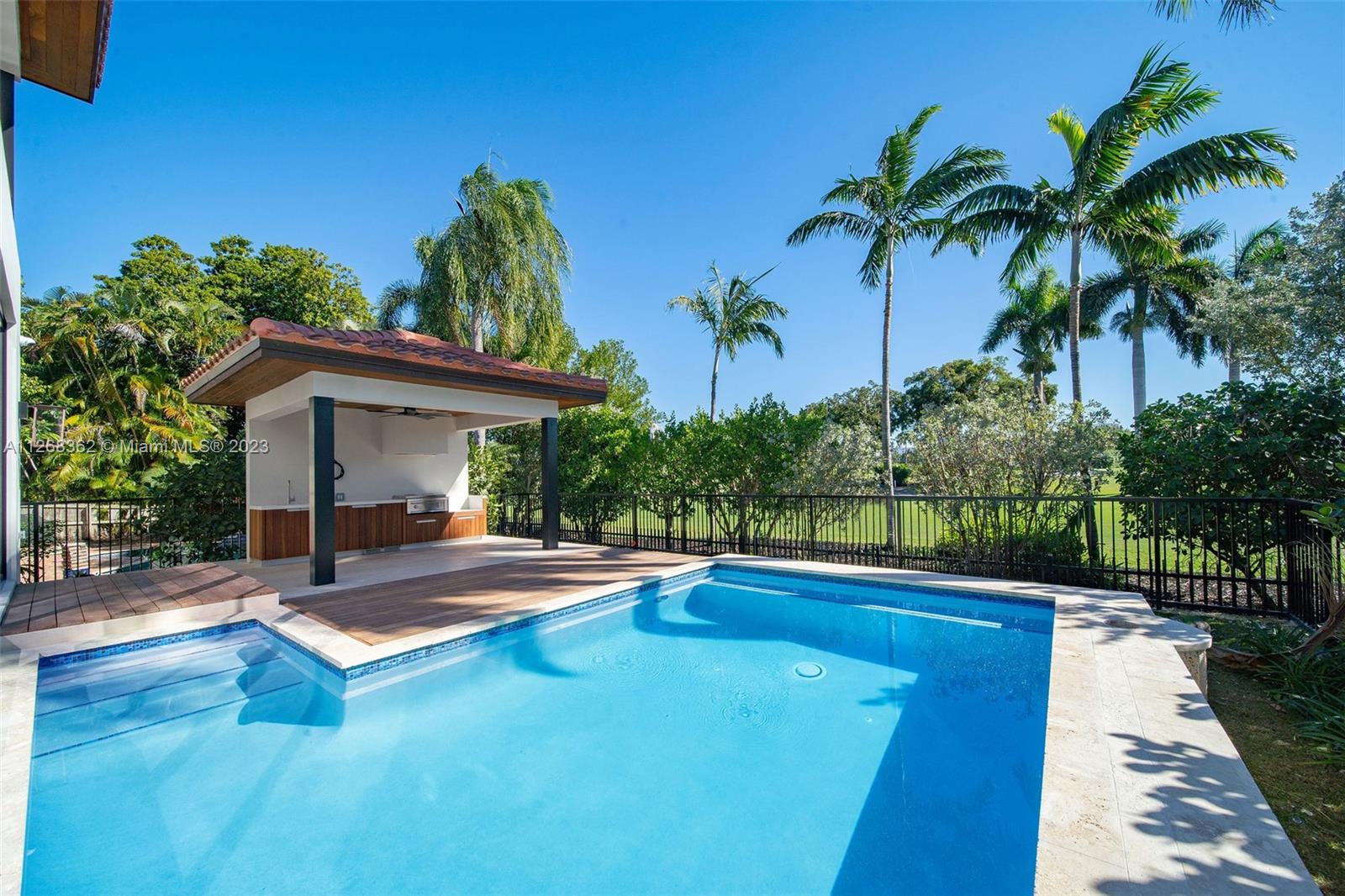 LA GORCE GOLF SUB - Residential