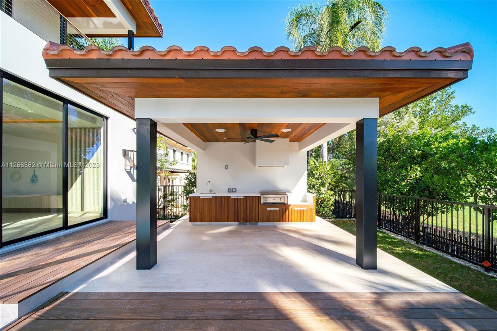 LA GORCE GOLF SUB - Residential