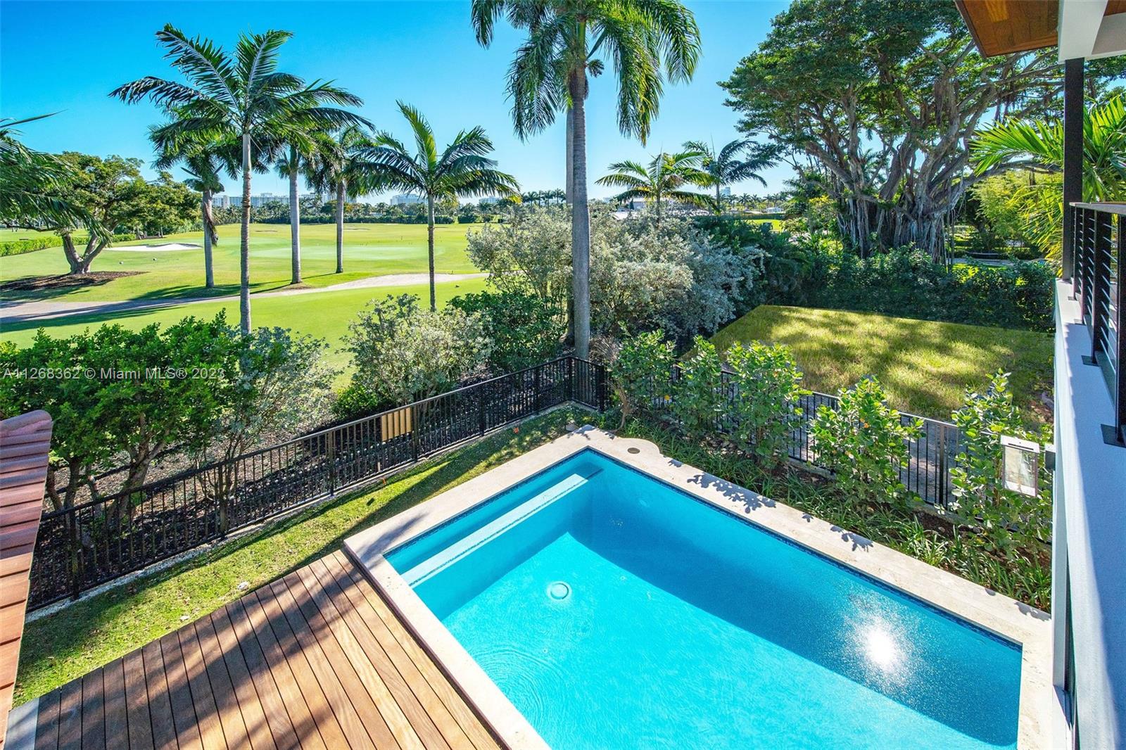 LA GORCE GOLF SUB - Residential