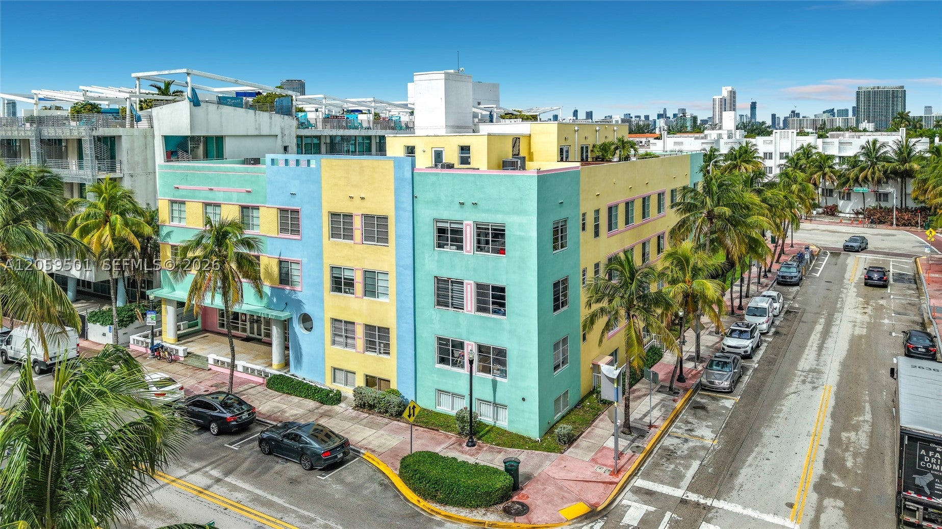 1460 Ocean Dr 404