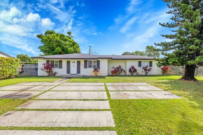 Rental Property at 6191 Sw 62nd Pl, South Miami, Miami-Dade County, Florida - Bedrooms: 4 
Bathrooms: 2  - $6,900 MO.