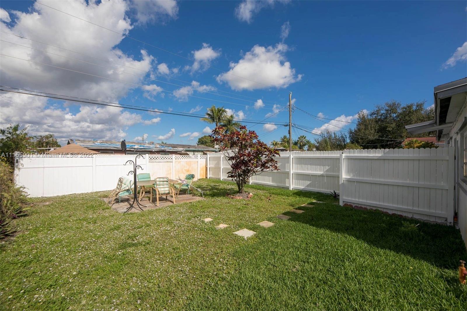 HERITAGE HOMES FIRST ADD - Residential Lease