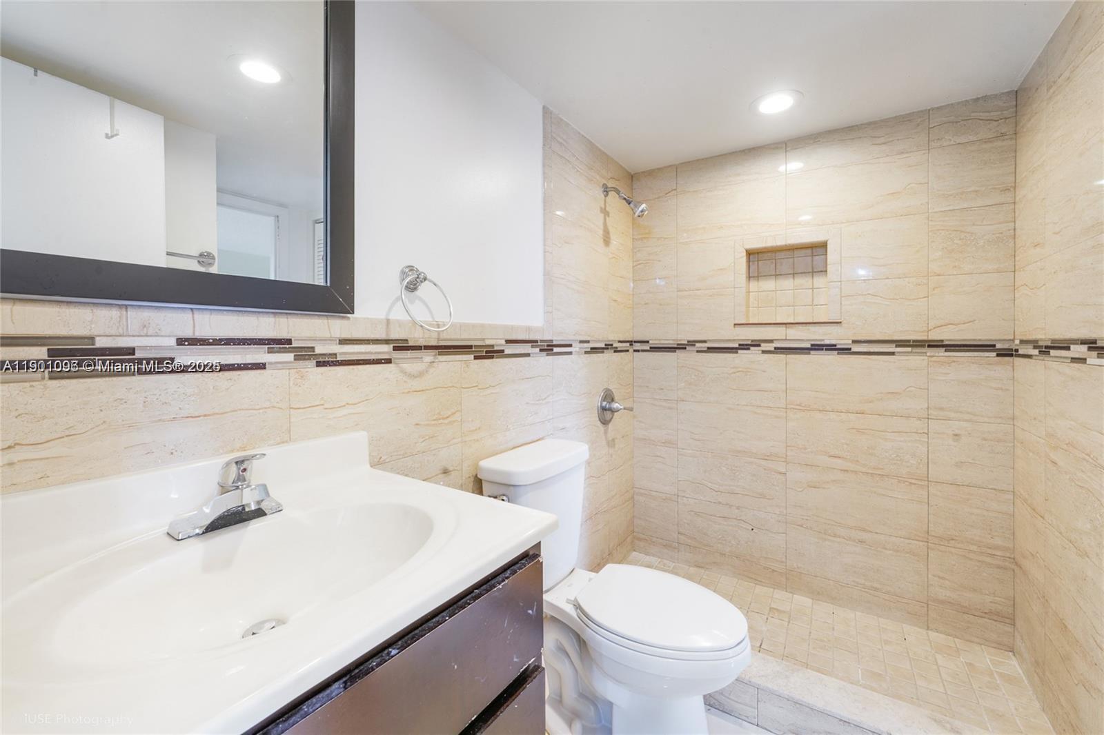 SUNSET VILLAS NO 3 CONDO - Residential Lease