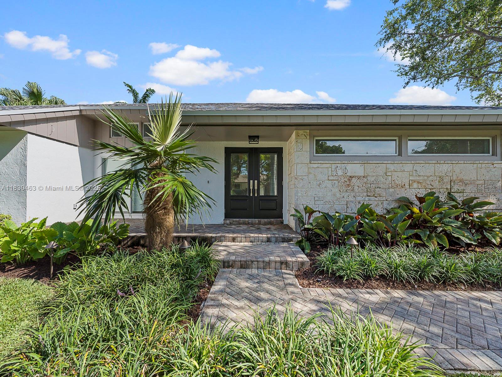 7800 SW 181st Ter, Palmetto Bay, FL, 33157/$1,545,000 1 7800 SW 181st Ter