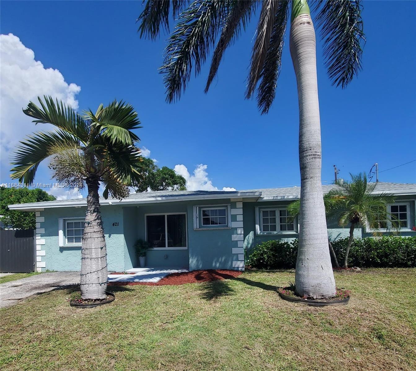 421 Ne 39th St, Deerfield Beach, Broward County, Florida - 4 Bedrooms  
3 Bathrooms - 