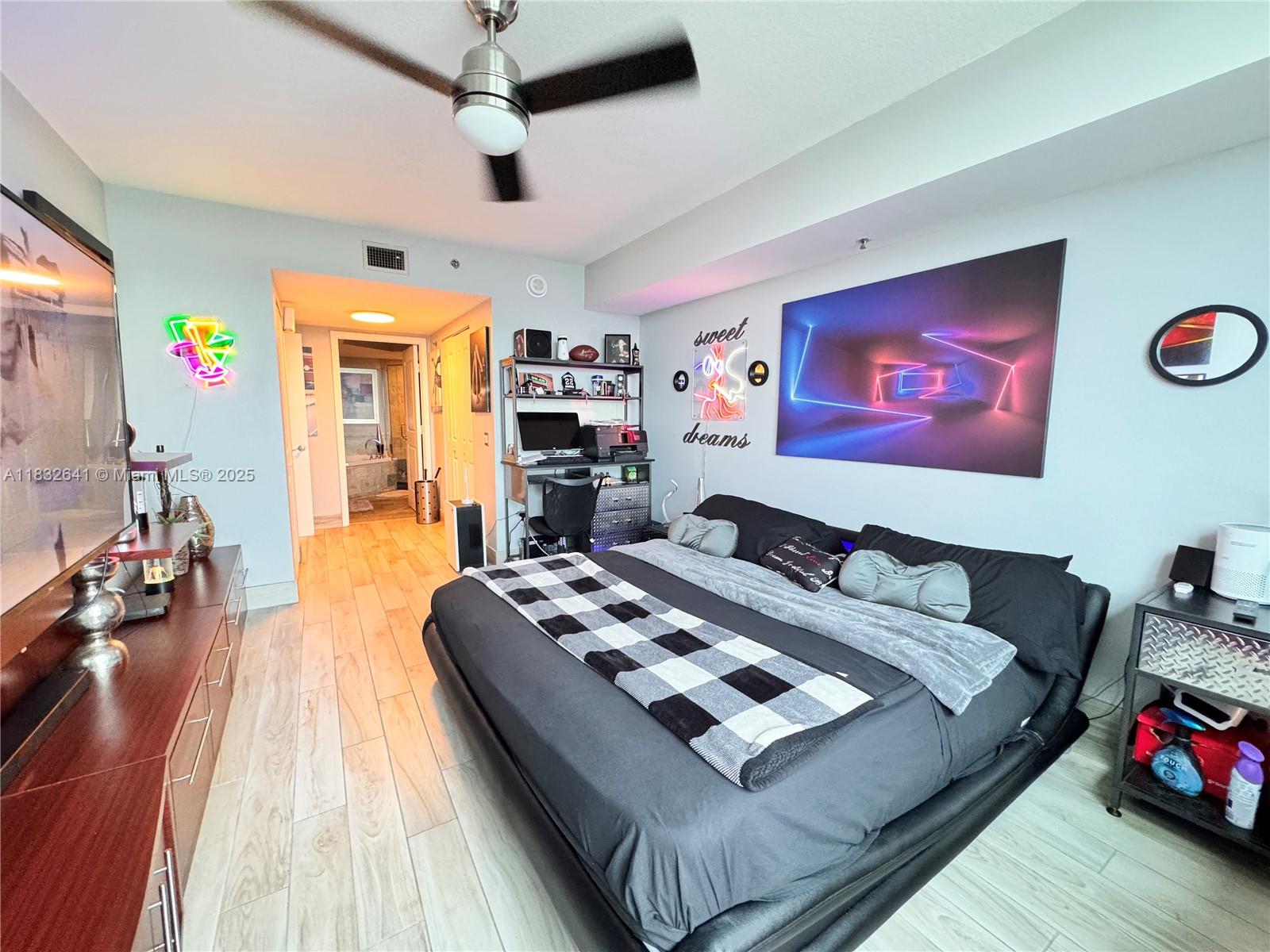 TAO SAWGRASS CONDOMINIUM - Residential