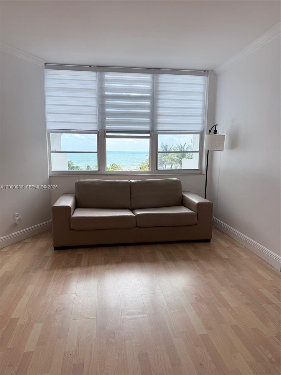 THE DECOPLAGE CONDO - Residential Lease