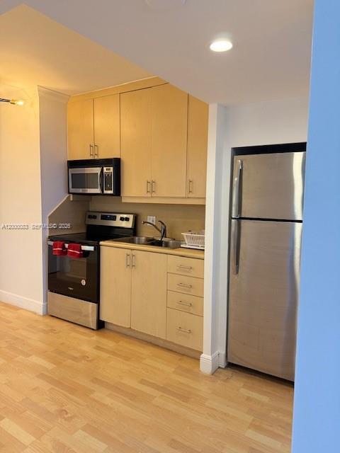 THE DECOPLAGE CONDO - Residential Lease