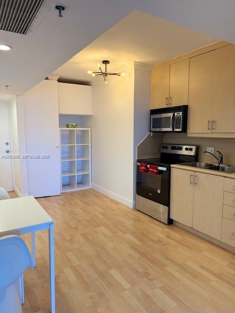 THE DECOPLAGE CONDO - Residential Lease