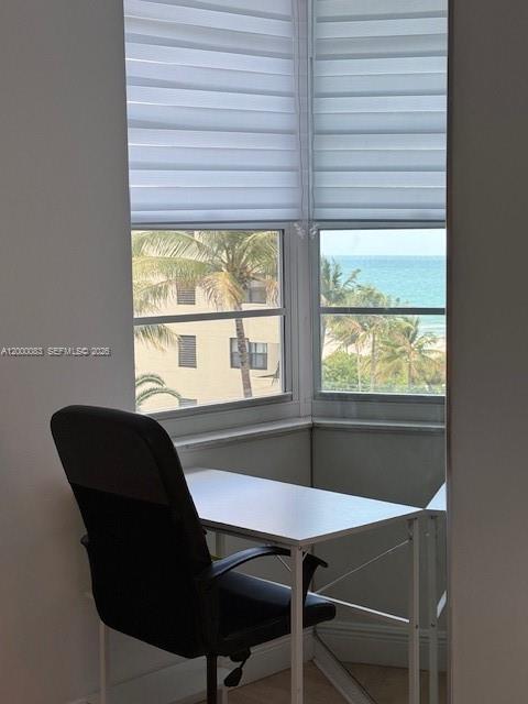 THE DECOPLAGE CONDO - Residential Lease