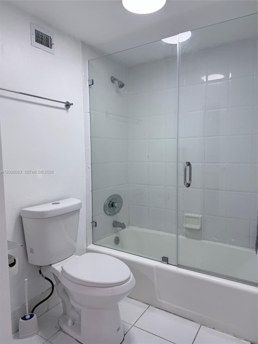 THE DECOPLAGE CONDO - Residential Lease