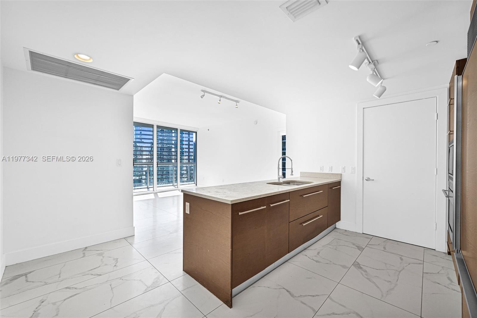 ICONBRICKELL CONDO NO 1 - Residential Lease