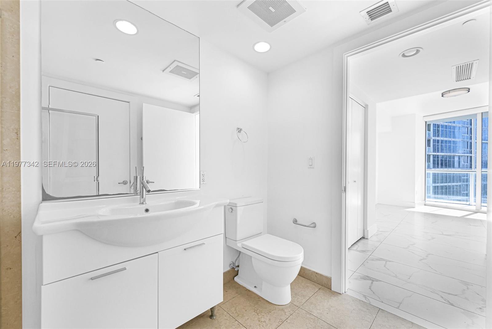 ICONBRICKELL CONDO NO 1 - Residential Lease