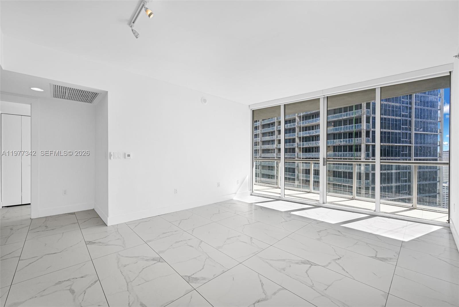 ICONBRICKELL CONDO NO 1 - Residential Lease