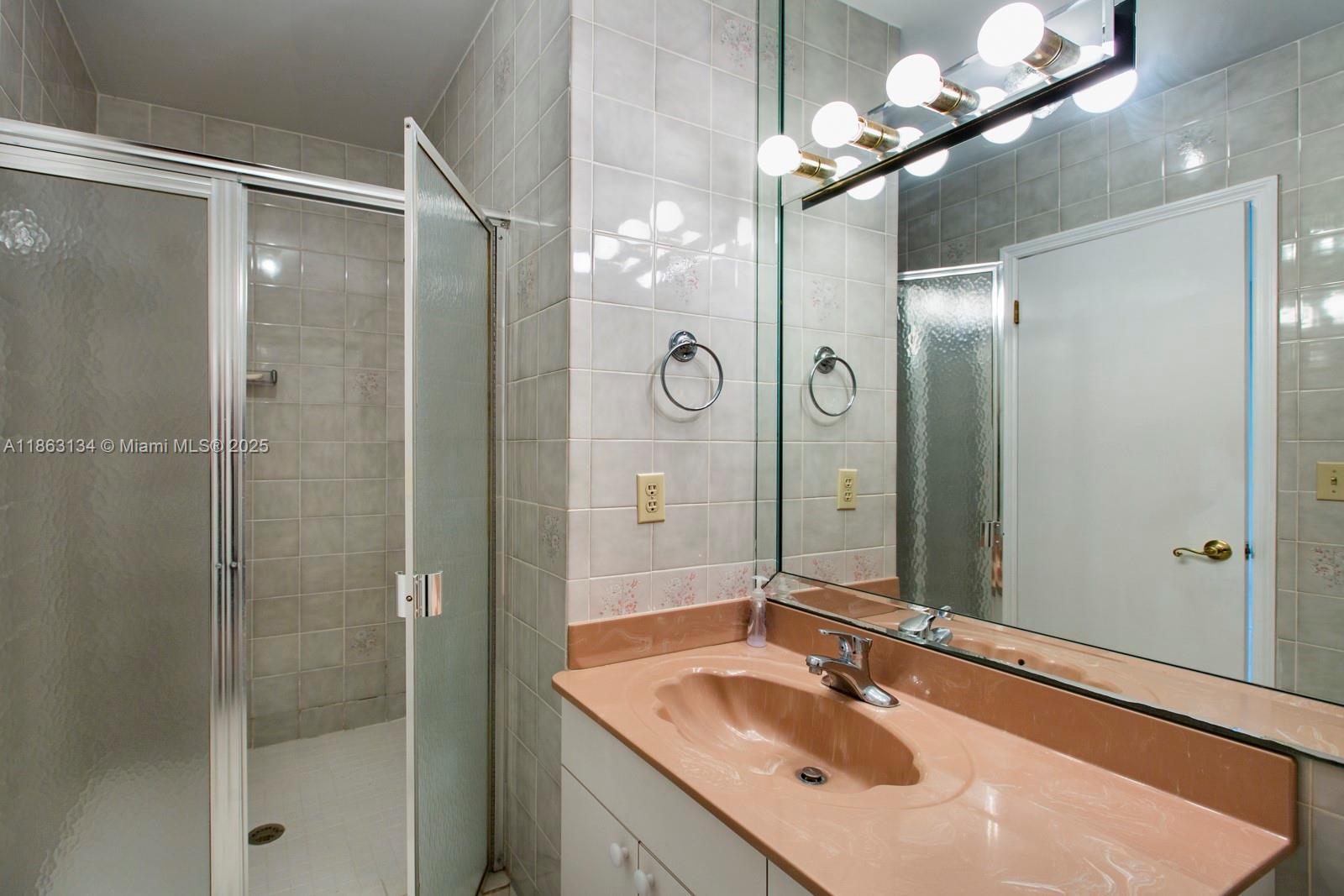 SWEETWATER ESTS SUB - Residential Lease