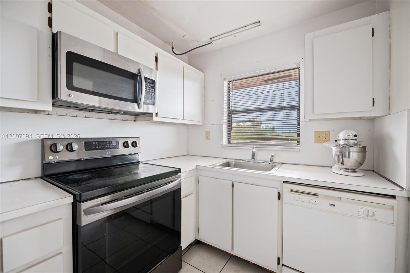 SUNRISE LAKES 171 CONDO - Residential