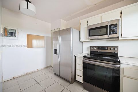 Tiny photo for 10100 NW 30th Ct #309, Sunrise, FL 33322 (MLS # A12007694)