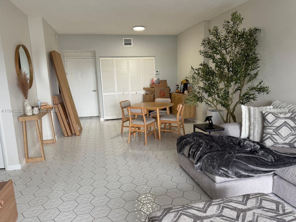 Photo of 4200 Hillcrest Dr #1004, Hollywood, FL 33021 (MLS # A11945323)