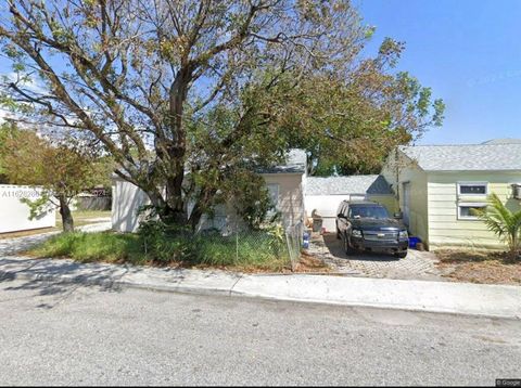 A home in Lake Worth