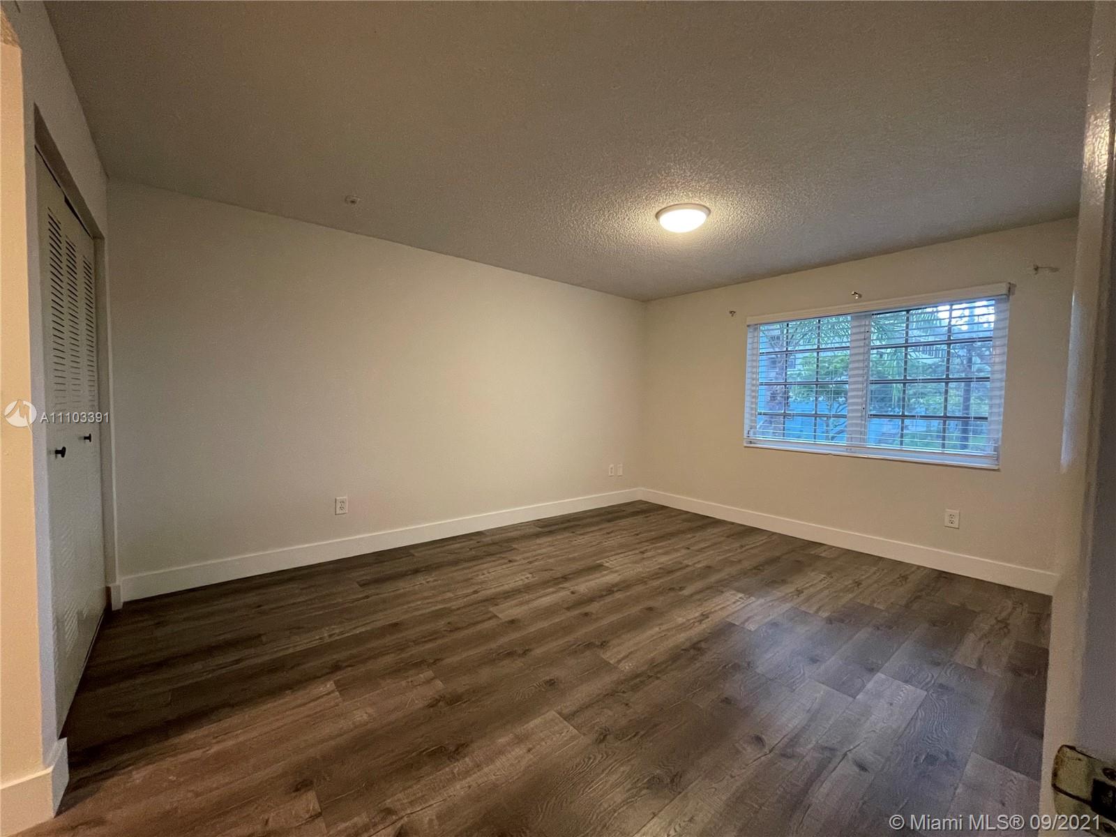 COVE CONDO PHASE II, THE - Residential Lease