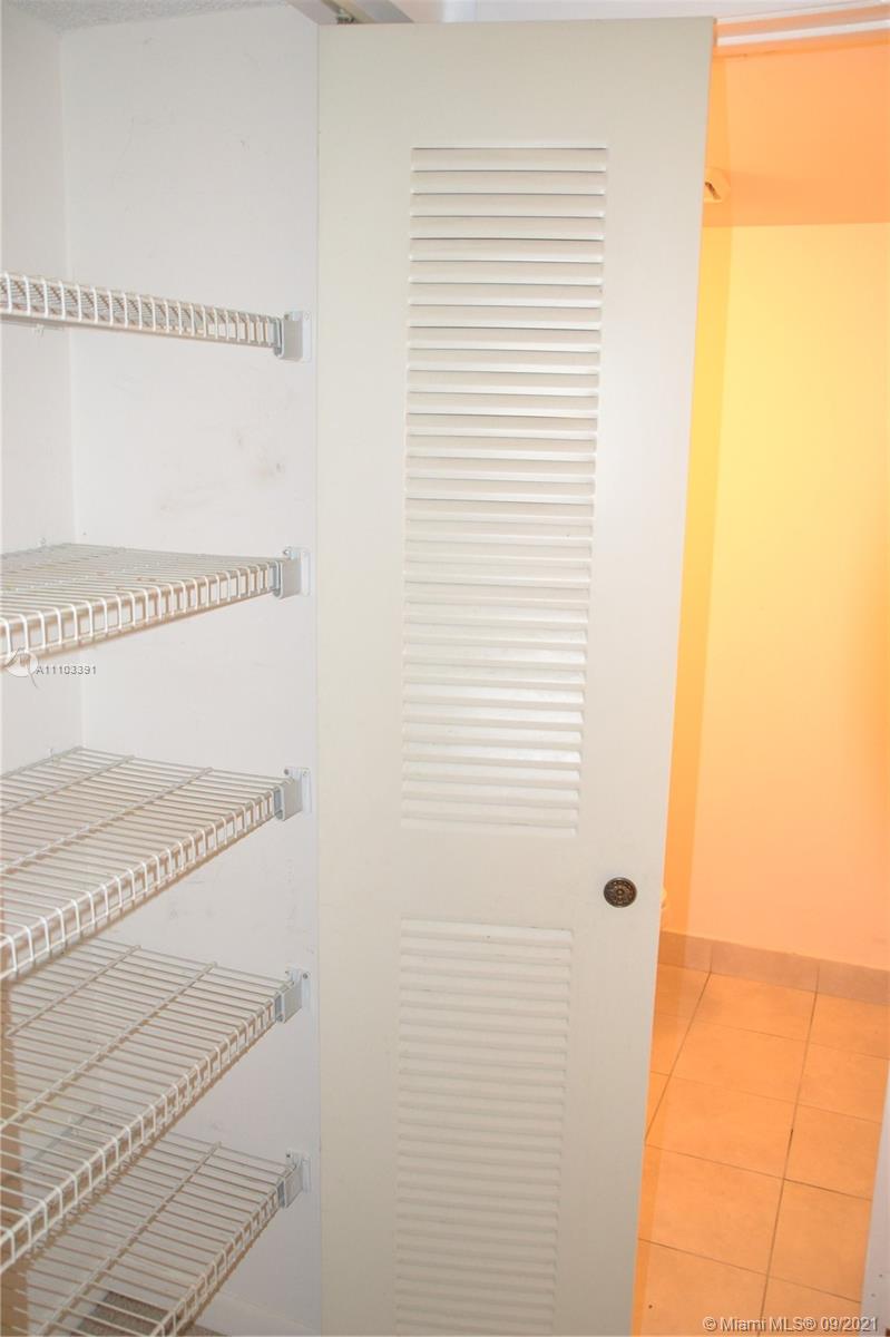 COVE CONDO PHASE II, THE - Residential Lease