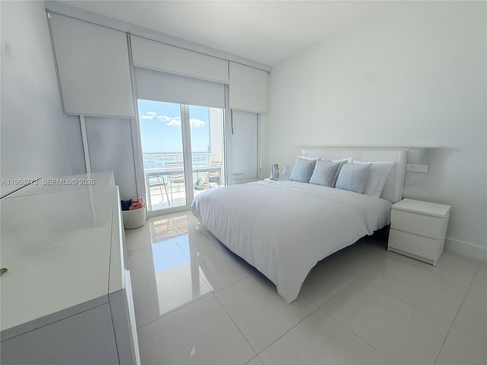 PARAMOUNT BAY CONDO - Residential
