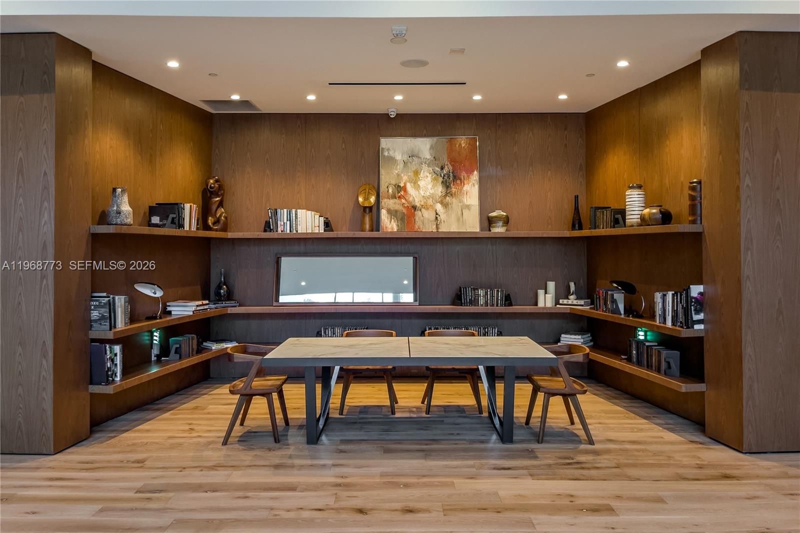 PARAMOUNT BAY CONDO - Residential