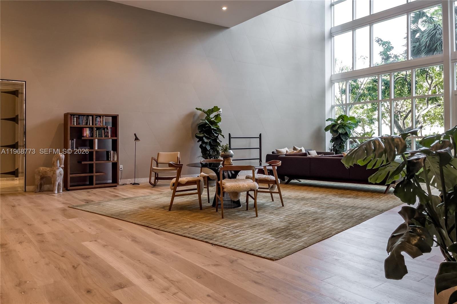 PARAMOUNT BAY CONDO - Residential