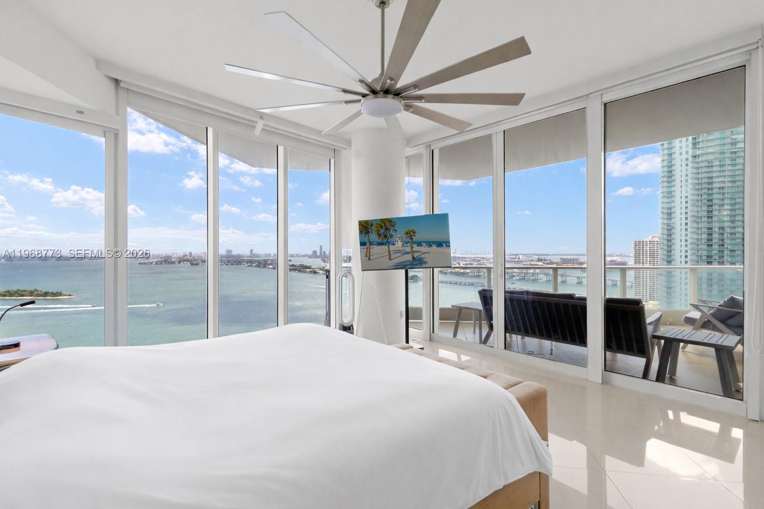 PARAMOUNT BAY CONDO - Residential