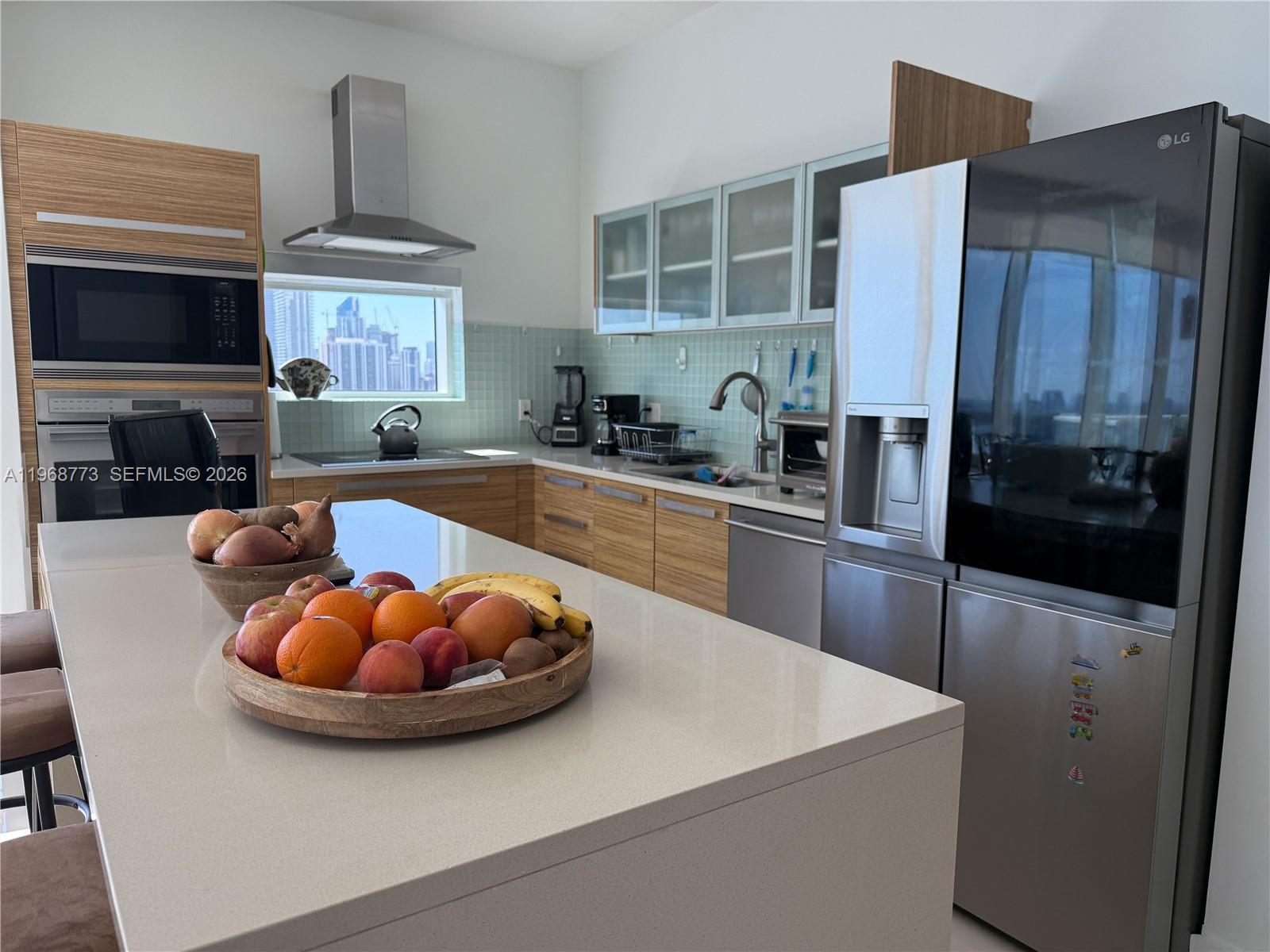 PARAMOUNT BAY CONDO - Residential