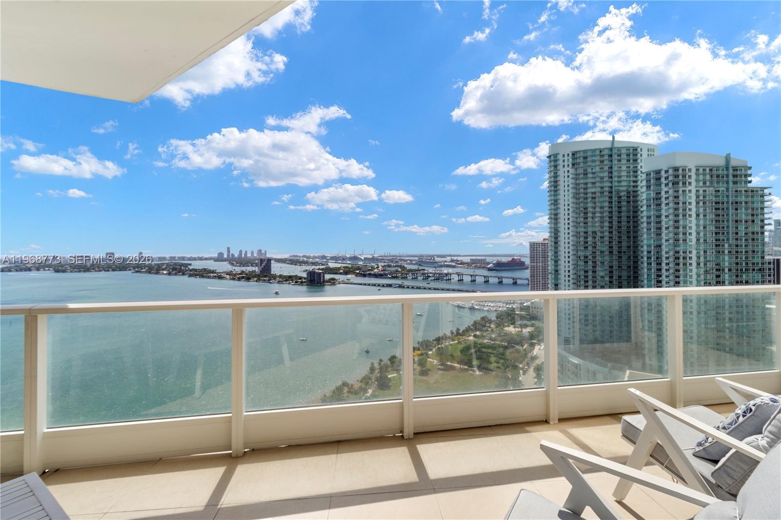 PARAMOUNT BAY CONDO - Residential