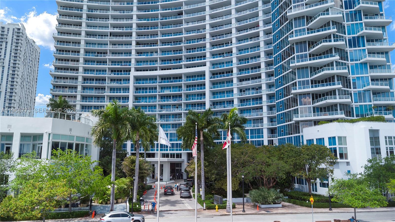 PARAMOUNT BAY CONDO - Residential