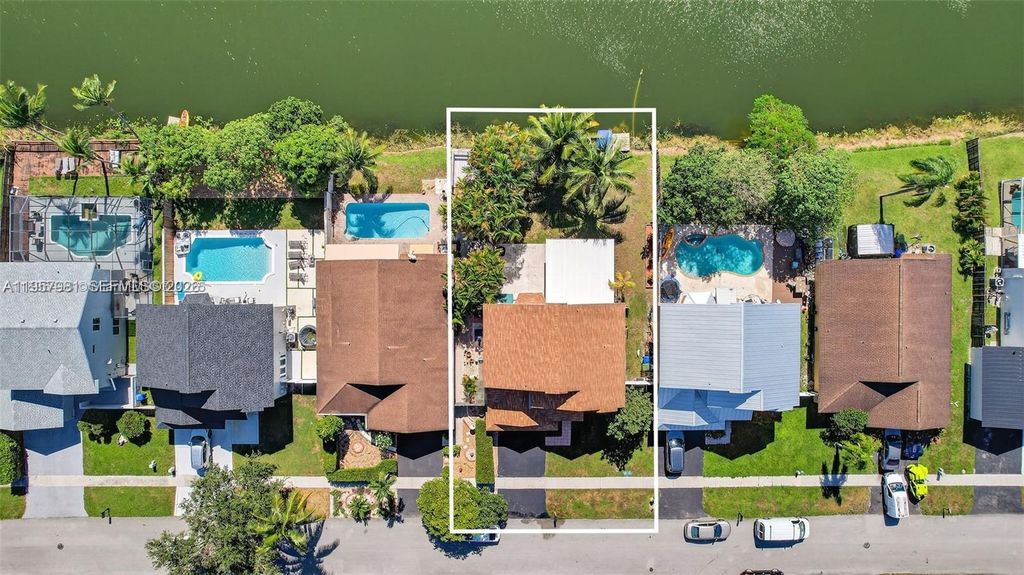 Photo of 9710 SW 9th Ct, Pembroke Pines, FL 33025 (MLS # A11957981)