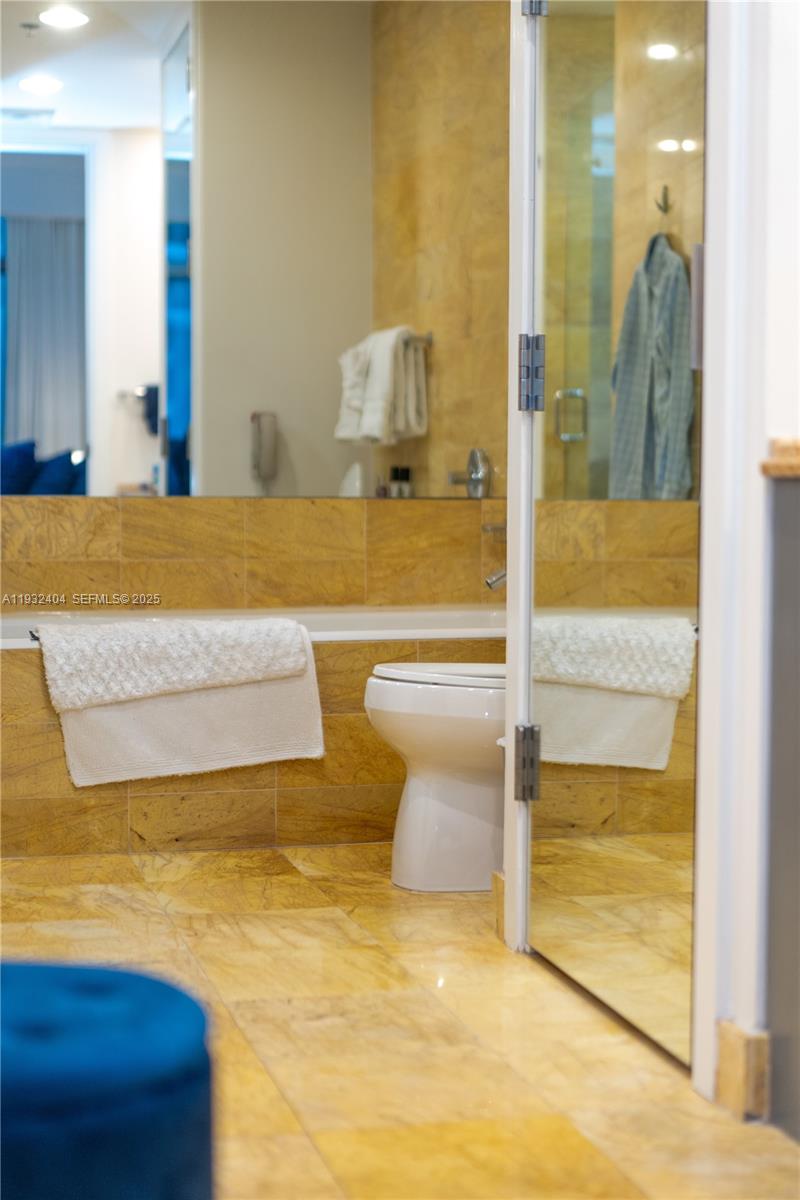 MAYFIELD CONDO - Residential Lease