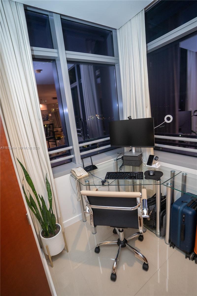 MAYFIELD CONDO - Residential Lease