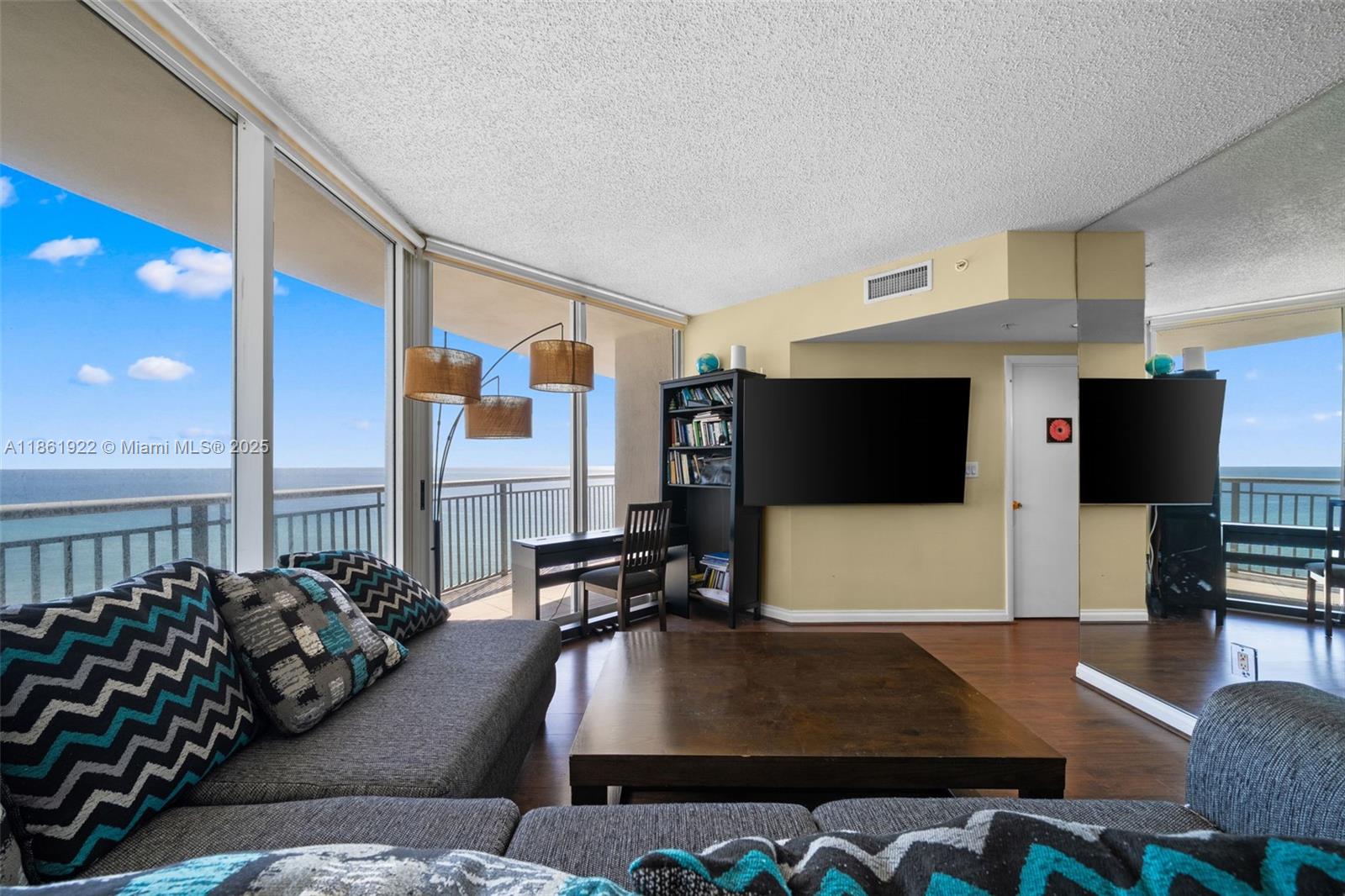 OCEAN POINT BEACH CLUB - Residential