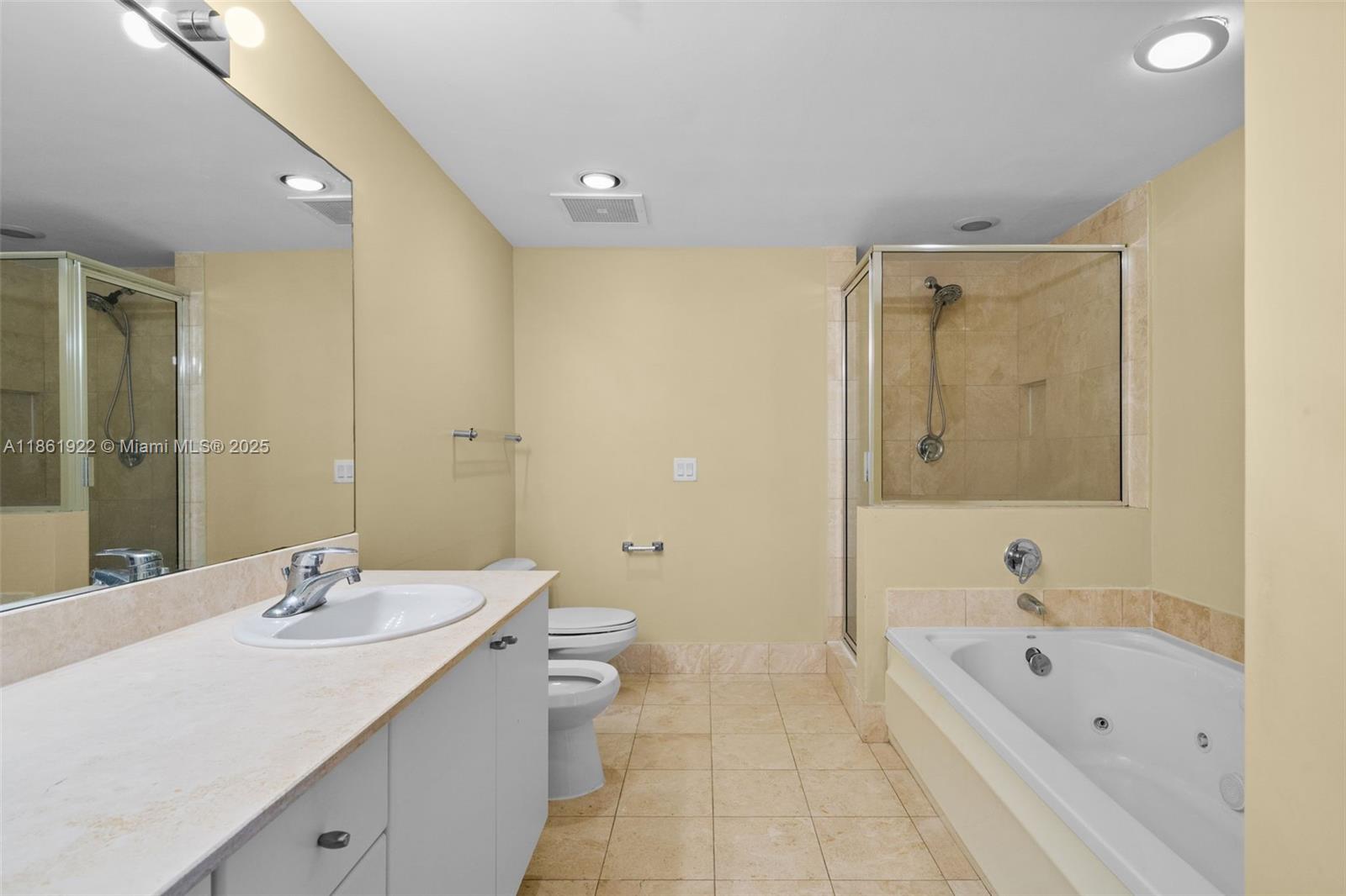 OCEAN POINT BEACH CLUB - Residential